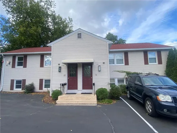 101 Prospect Hill Ave #B, West Warwick, RI 02893