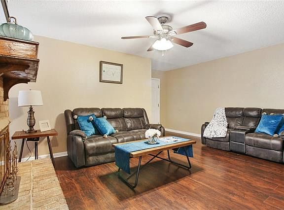 3rd image of 348 Woodland Dr