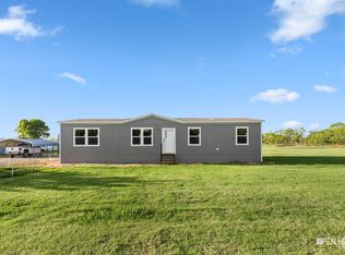 12586 Reaves Rd, Iowa Park, TX 76367