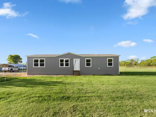 12586 Reaves Rd, Iowa Park, TX 76367