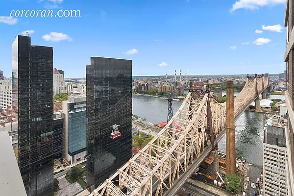 Sold by Corcoran | media 24