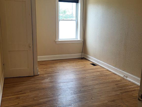 4th image of 4906 Nottingham Ave