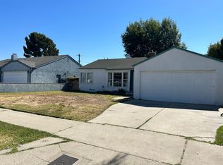 6262 Lemona Ave, Van Nuys, CA 91411