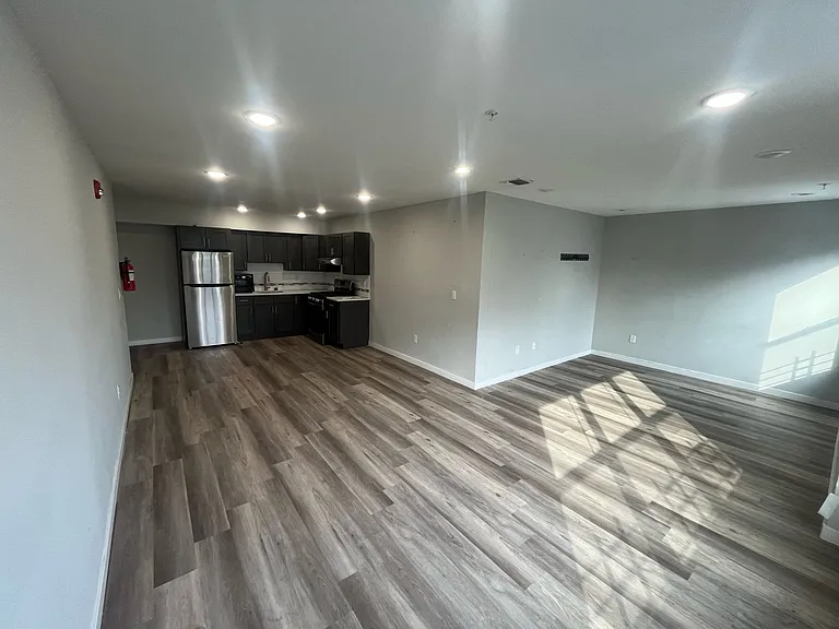 77 Park Ave #213 — Photo 2