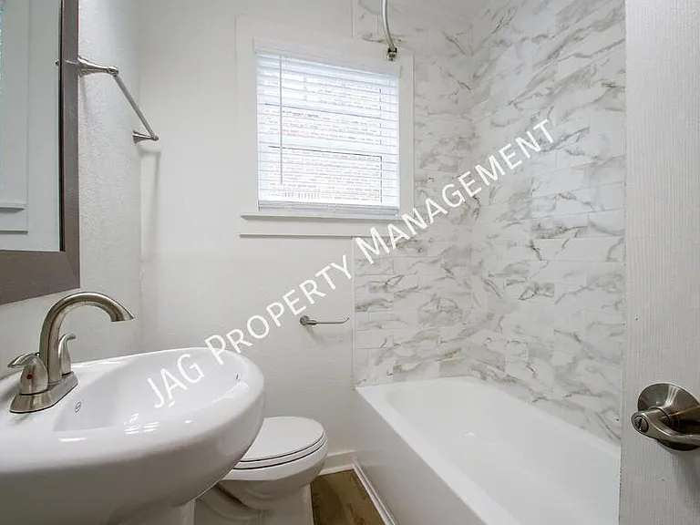 2892 College St #2 — Photo 15