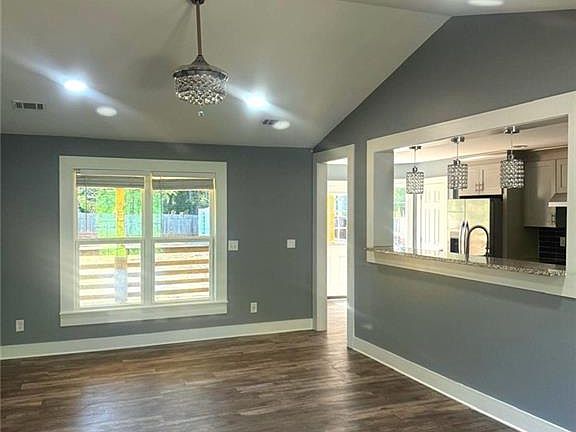 5th image of 1250 Persimmon Place Dr