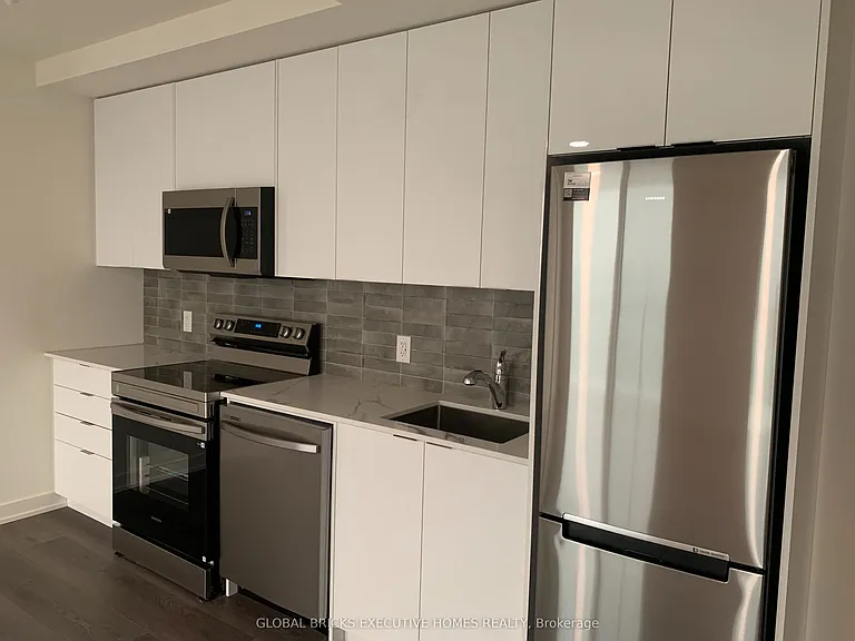 33 Erie Ave #1806 — Photo 5