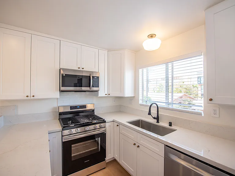 Valeria Apartments — Photo 26