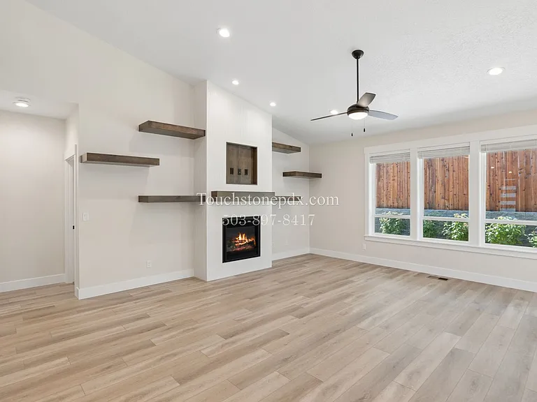 740 Jordan Elizabeth Ave SE — Photo 18