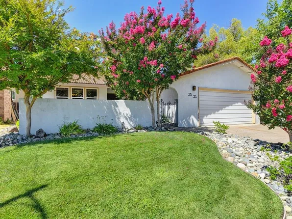 1010 Charleston Cir, Roseville, CA 95661