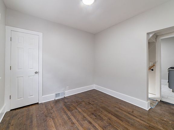 4th image of 9154 S May St