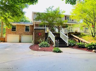 950 Maple Dr, Lake Odessa, MI 48849