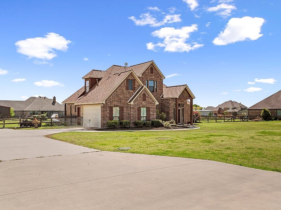 2028 Twin Creeks Cir, Pilot Point, TX 76258 MLS 20297780 Zillow