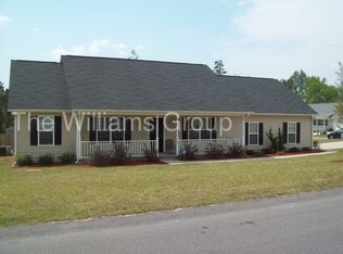 113 Boulder Ct, Raeford, NC 28376