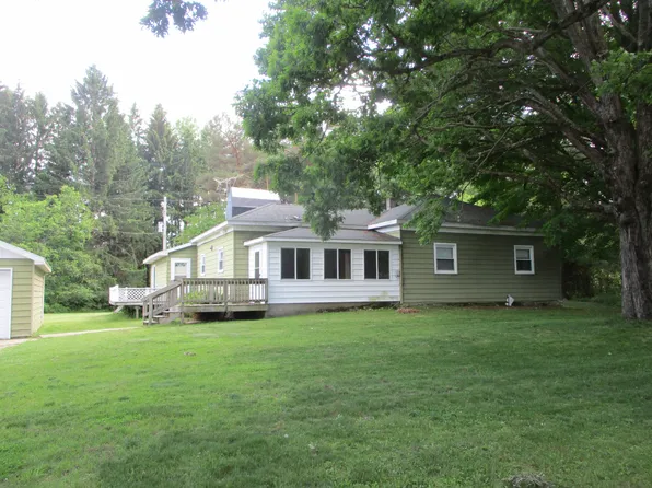 3425 Fenwick Rd, Greenville, MI 48838