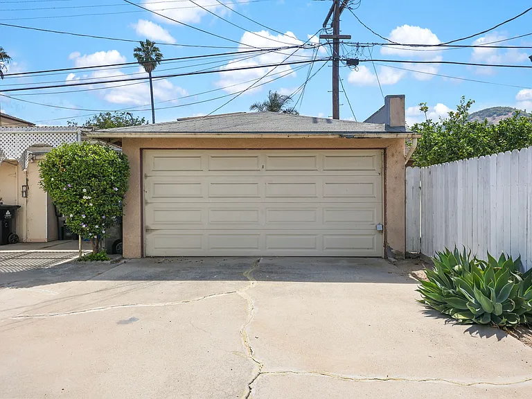 4138 Perlita Ave #1B — Photo 15