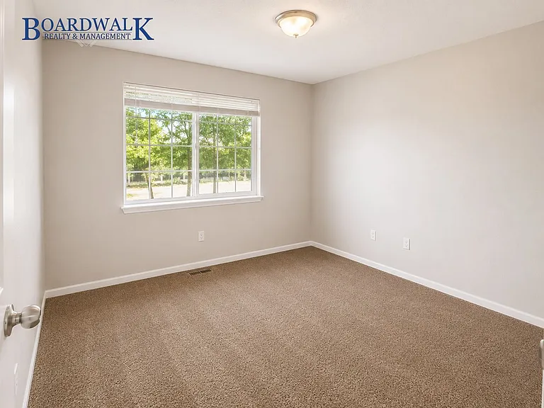 7638 S Redwood Rd #14 — Photo 13