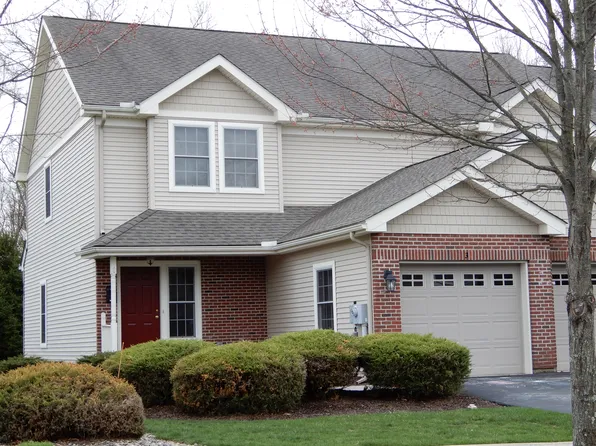 3 Birch Tree Ct, East Stroudsburg, PA 18301