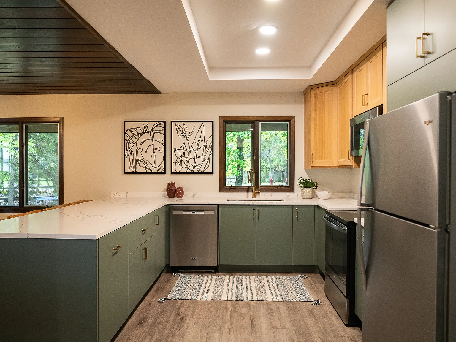 4 bed, 1956 sqft, $3,000 — Photo 4