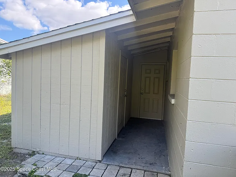 Thistleberry Dr — Photo 14