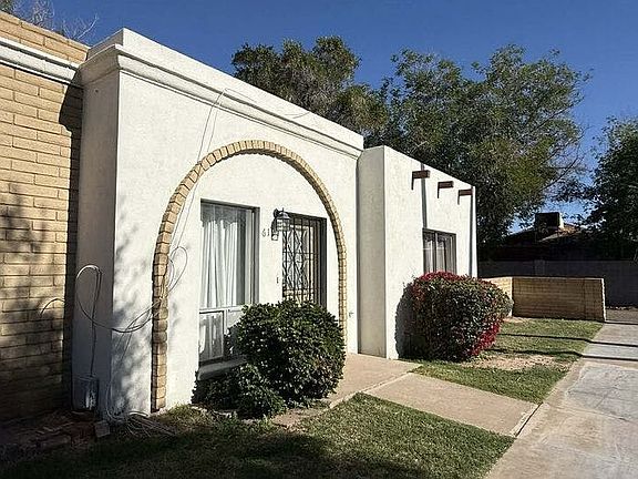 3rd image of 619 N Pioneer Cir