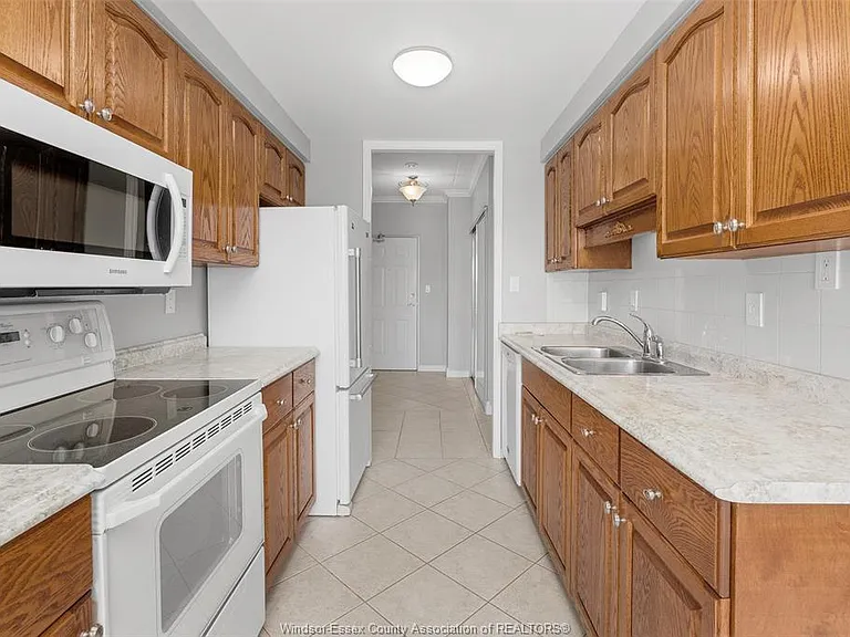 1885 Normandy St #305 — Photo 12