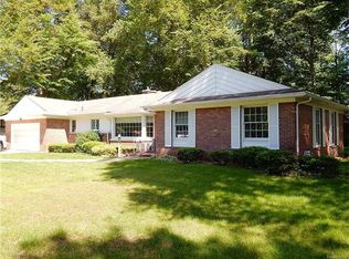 2208 Crestline Dr, Burton, MI 48509