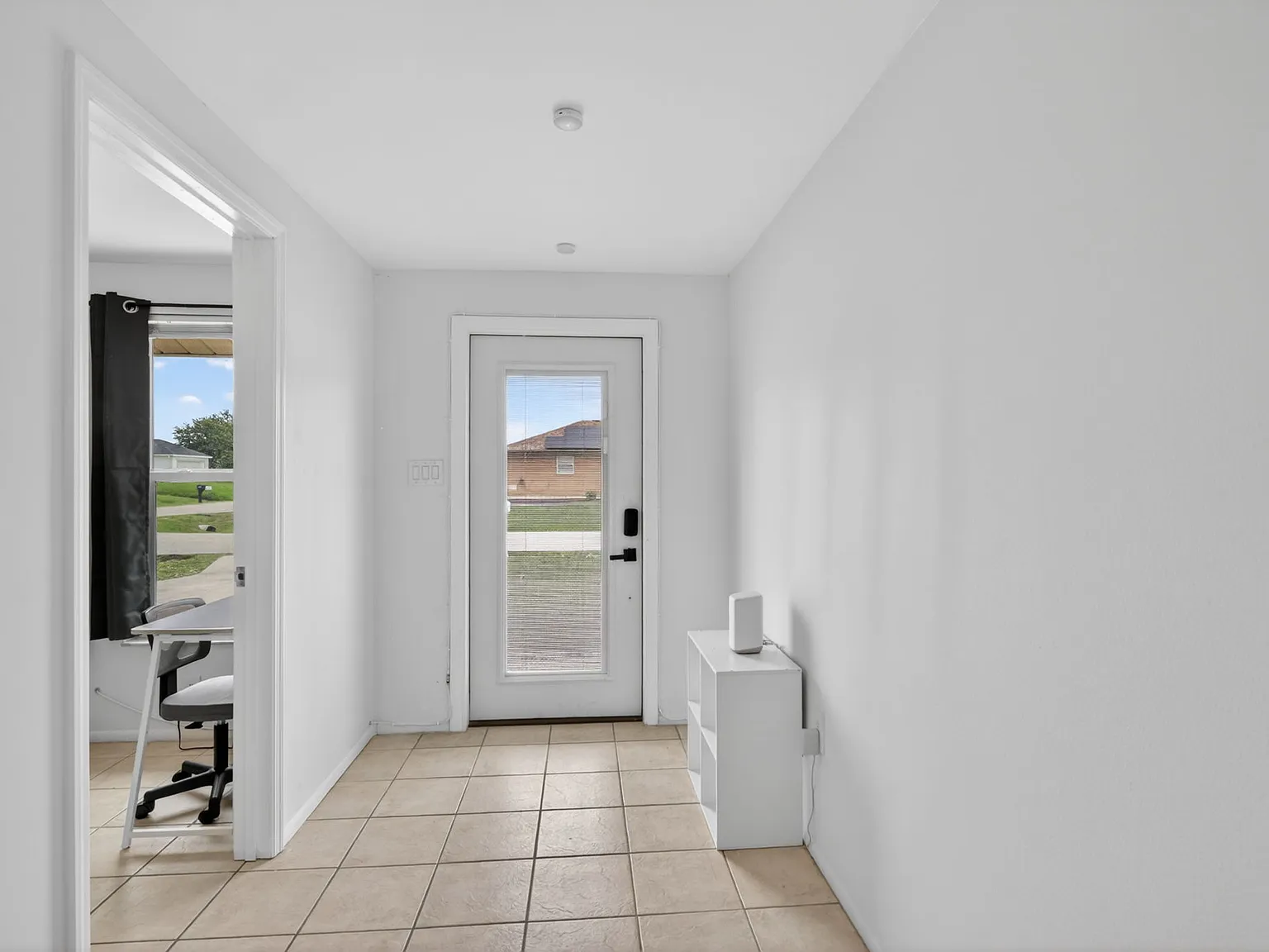 5 bed, 1102 sqft, $740 — Photo 2