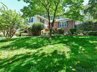 202 Cloverbrook Dr, Jamestown, NC 27282