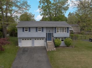 10 Birch Dr, Newton Town, NJ 07860