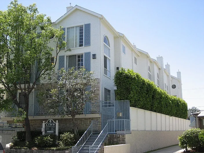 Lido Apartments - 3619 Cardiff Ave — Photo 2
