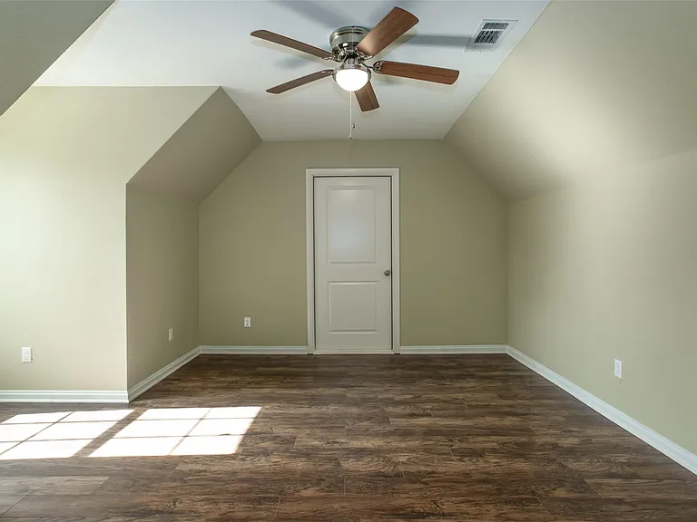 2705 College Ave — Photo 5