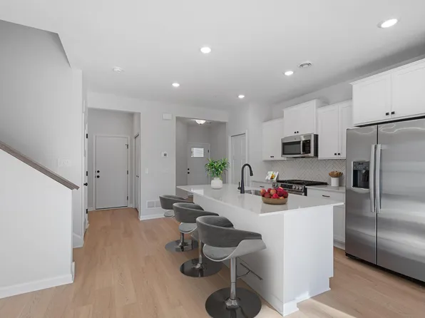 1536 Trellis Ln, West Saint Paul, MN 55118