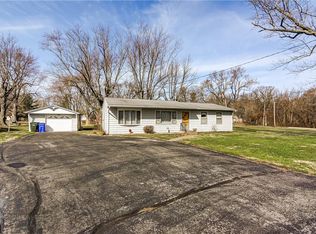975 N Moffet Ln, Decatur, IL 62522