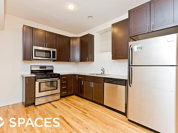 3rd image of 2320 N Southport Ave #Gdn