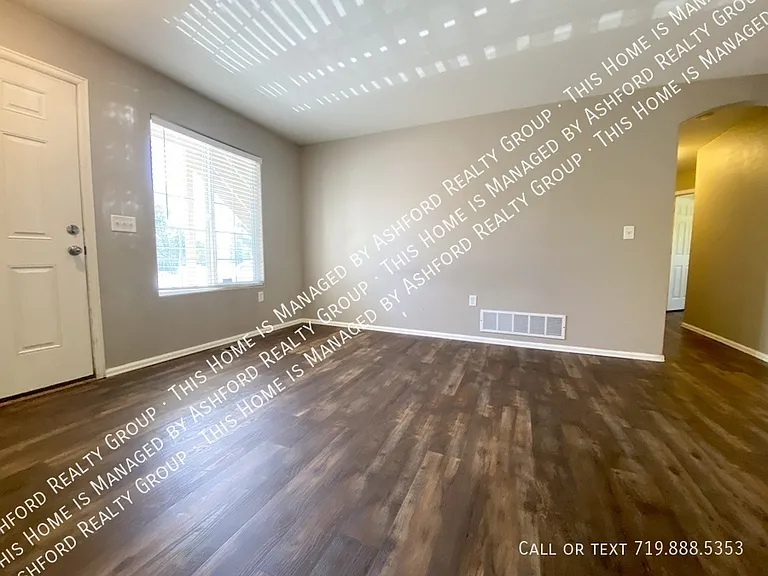 464 Ellers Grv — Photo 18
