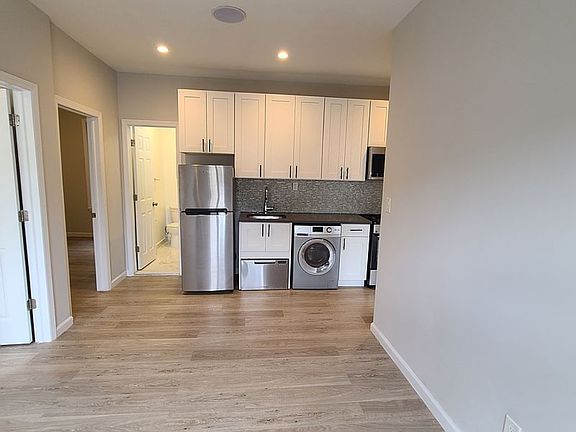 2nd image of 656 St Nicholas Ave APT 64