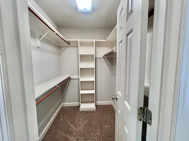 113 Lulworth Ct — Photo 30