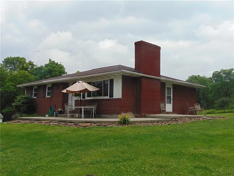 811 Garden St photo 1