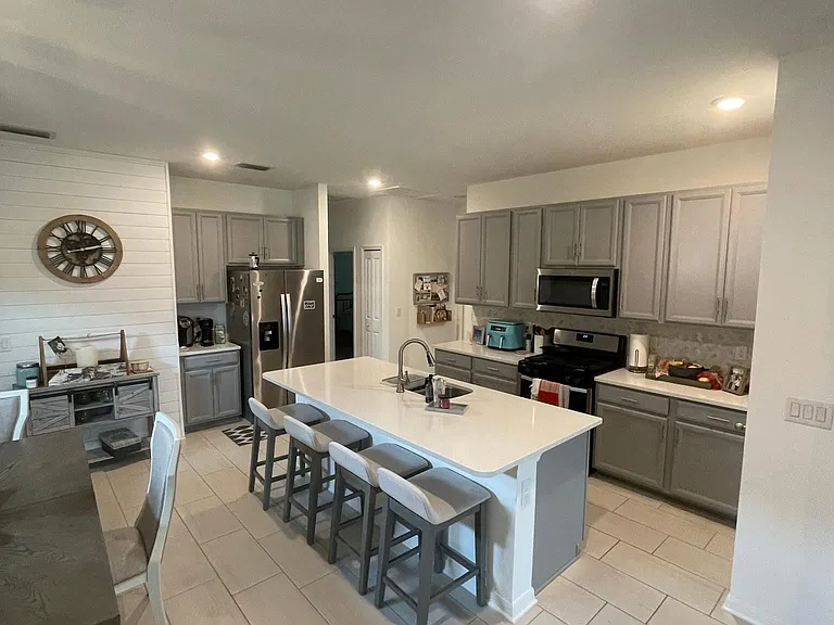 5616 Los Robles Ct — Photo 3