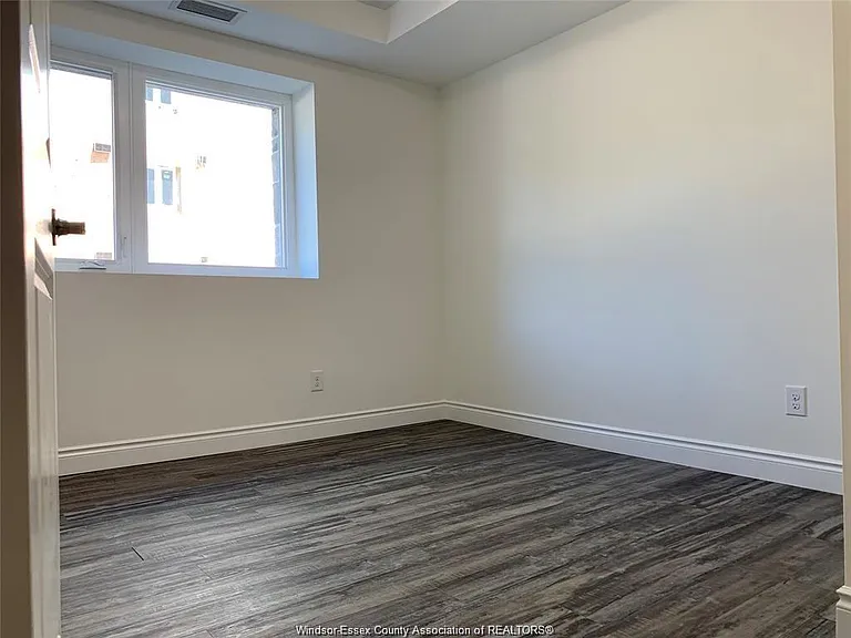 1675 Banwell Rd #502 — Photo 9