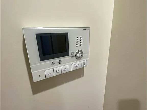 3rd image of 226 E 29th St APT 1C