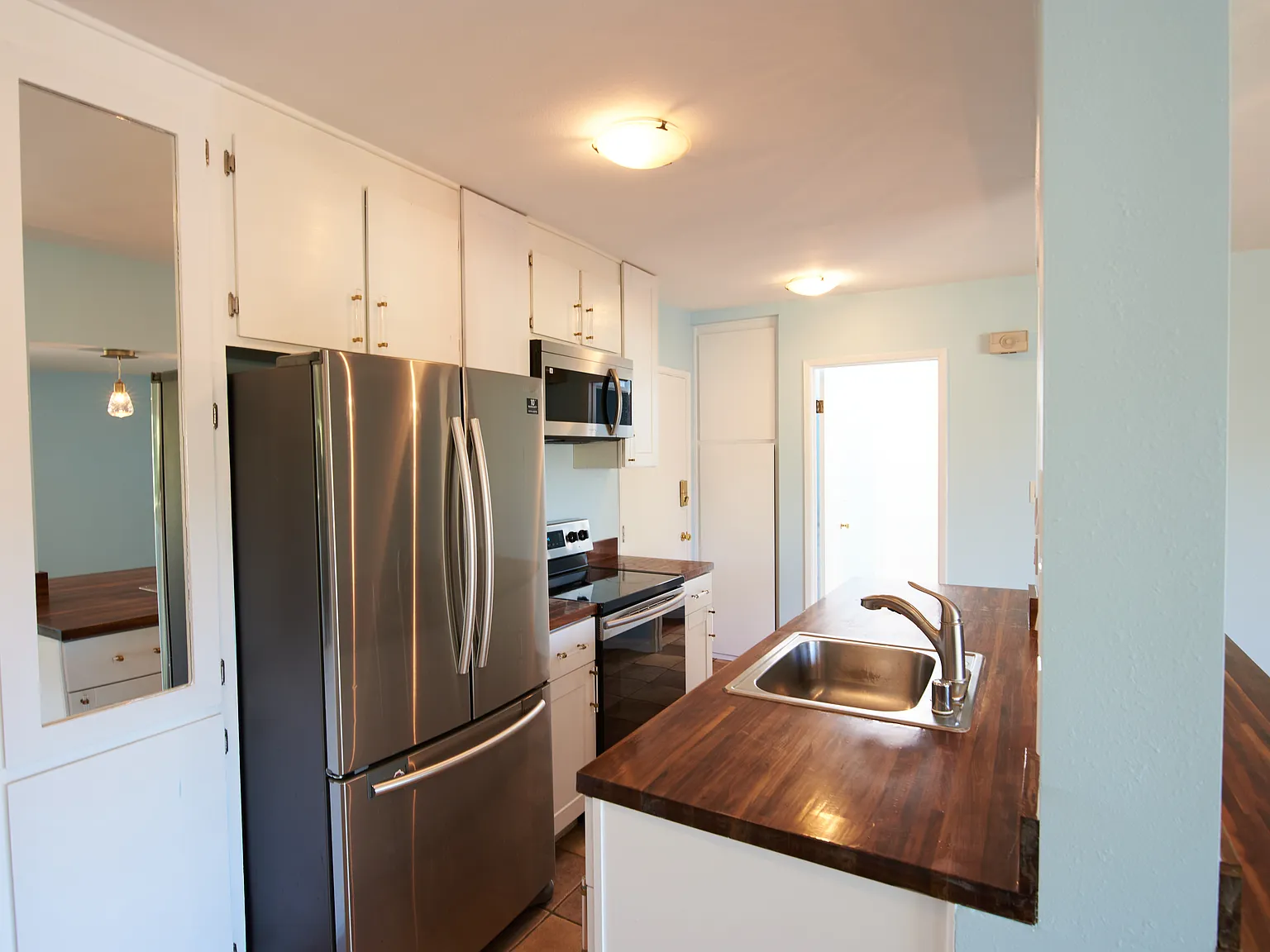 1 bed, 654 sqft, $3,150 — Photo 2