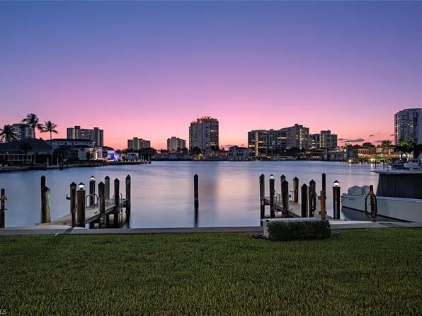 4053 Crayton RD, NAPLES, FL 34103