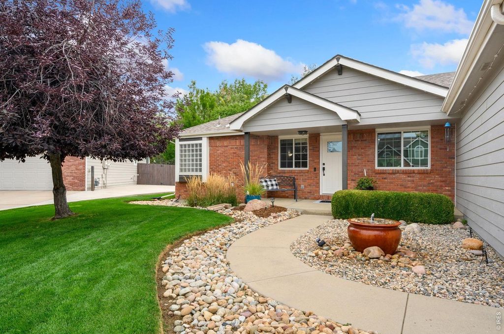 6306 Oakwood Ct