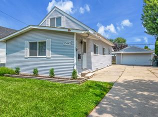 23045 E Thirteen Mile Rd, Saint Clair Shores, MI 48082