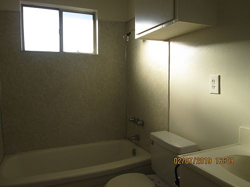 5th image of 1724 E Palmyra Ave