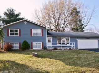 1695 Hilda Dr, Sandwich, IL 60548