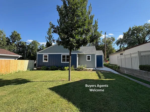 707 W 8th St, Yankton, SD 57078