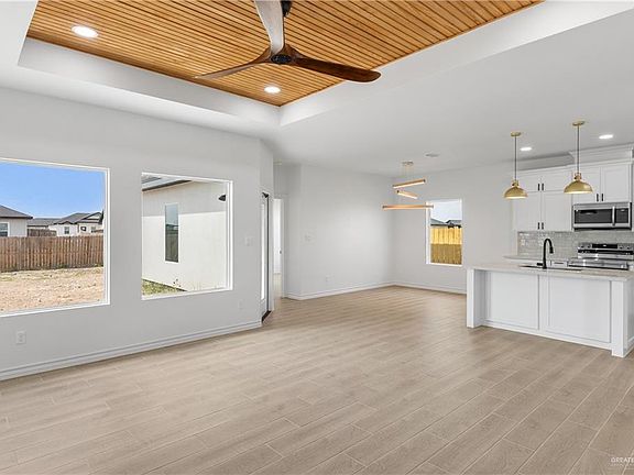 4th image of 1514 Karianna Dr